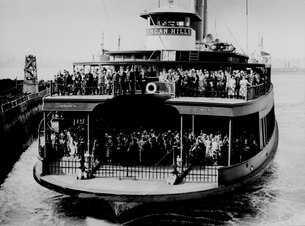 Dongan Hills Ferry, Photo: 1945 US information Agency via National Archives.